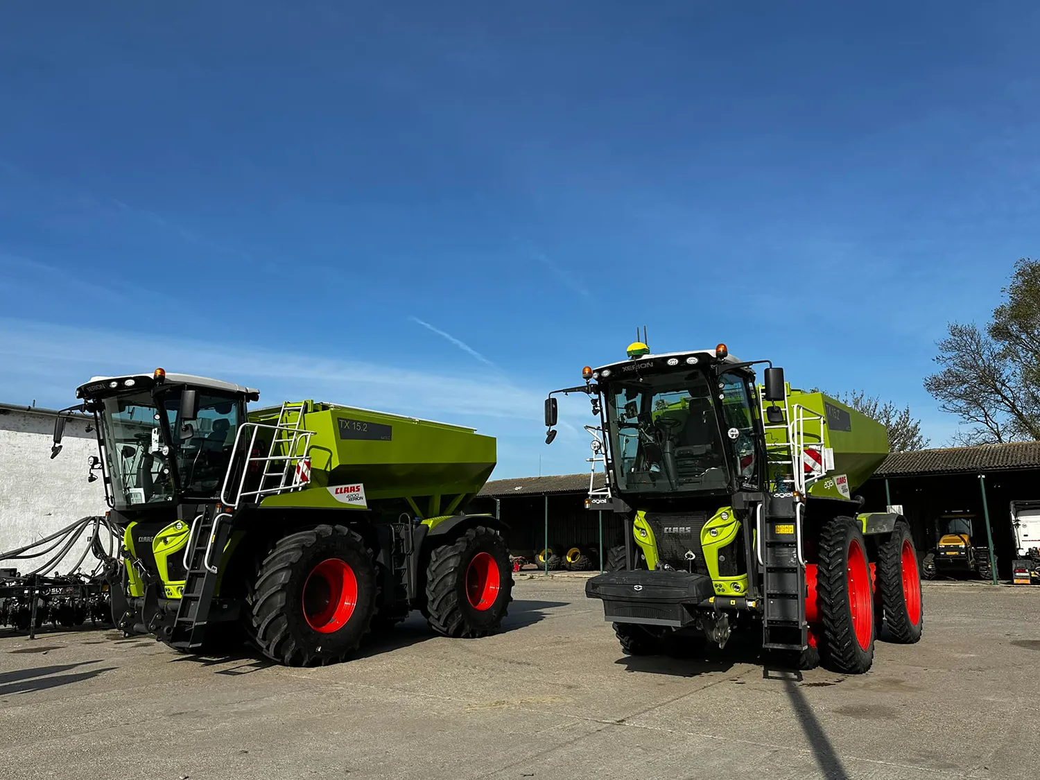 AufbautankXerion001und 02zusammen