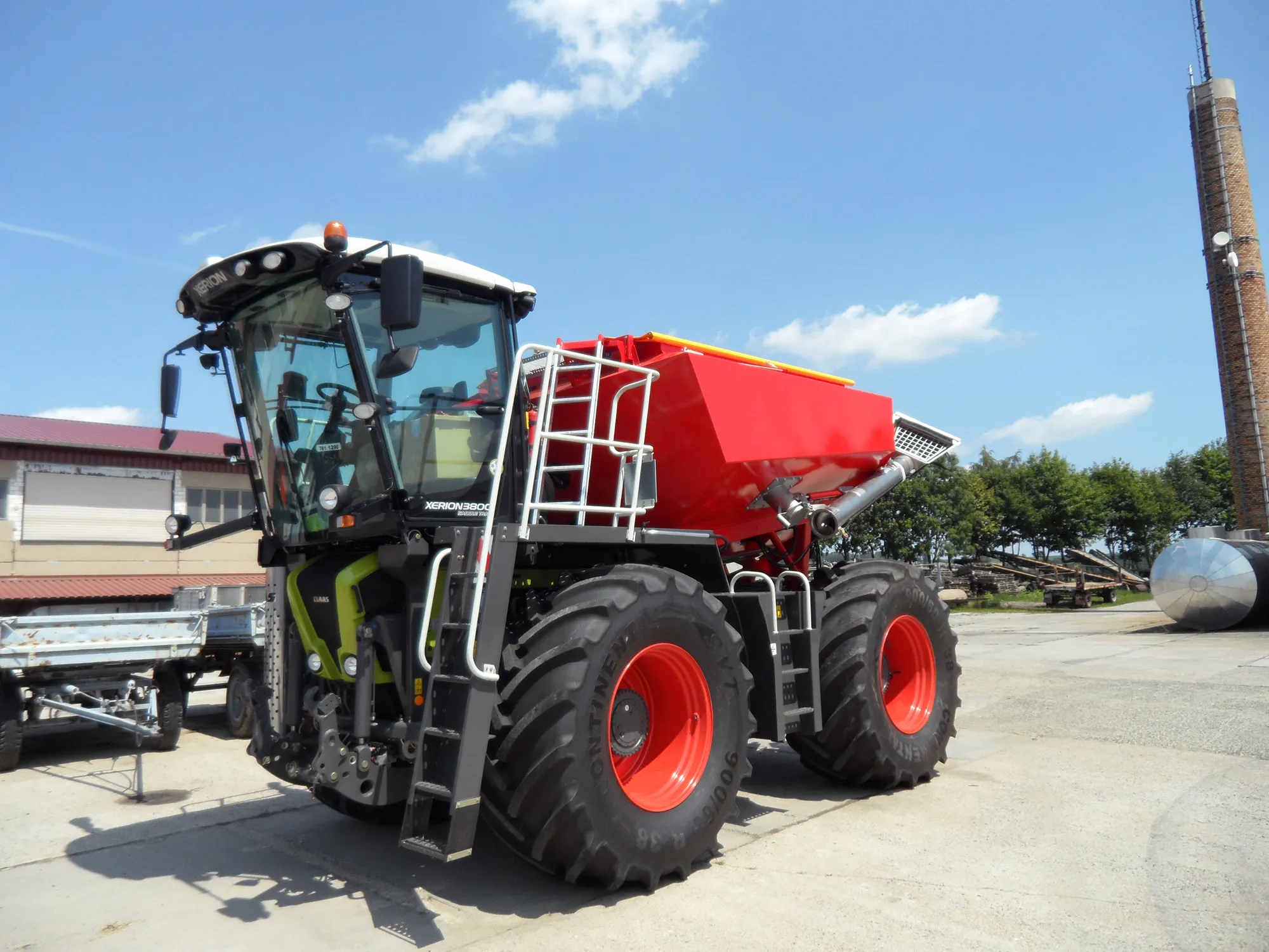 AufbautankXerion1_GenerationmitBefüllschnecke