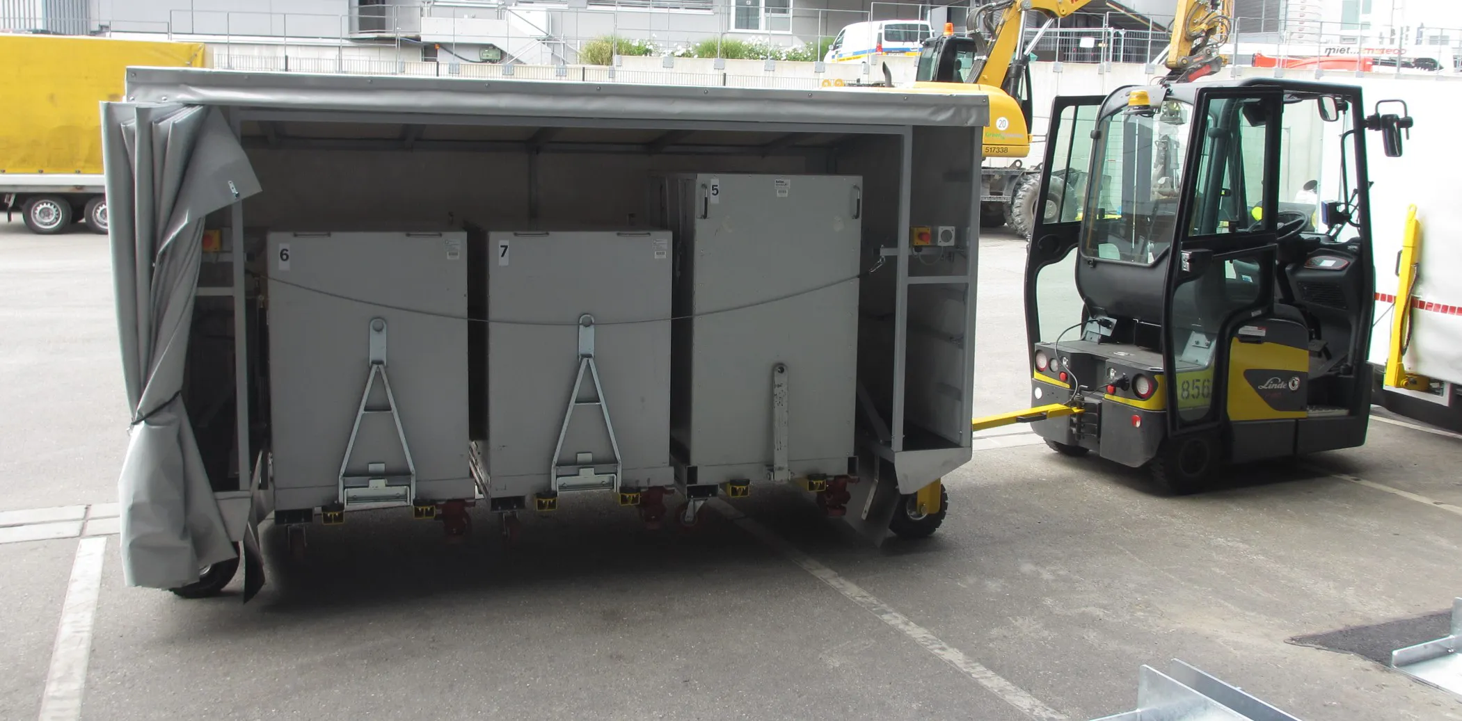 TransportwagenmitPlaneundelektrHubfunktion